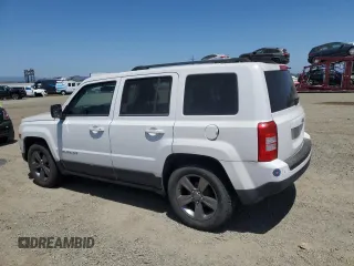 2014 Jeep Patriot High Altitude z VIN 1C4NJPFA3ED679743, wystawiony jako Copart lot #58660725 z przebiegiem 99 253 mil mil oraz Czysty tytuł • Clean title. Historia ofert i sprzedaży dostępna na DreamBid. Obrazek 2.