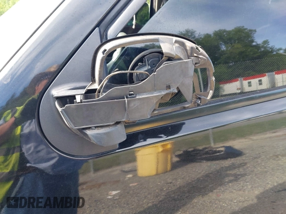 2013 Chevrolet Tahoe Commercial with VIN 1GNLC2E00DR265941, listed as a IAAI auction lot 42289977 with 206,840 mi miles and . Bid and sale history available at DreamBid. Image 18.