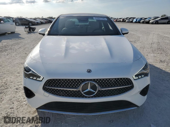 2025 Mercedes-Benz CLA 250 z VIN W1K5J4GB0SN485981, wystawiony jako Copart lot #43567725 z przebiegiem 1 566 mil mil oraz Szkoda całkowita • Salvage title. Historia ofert i sprzedaży dostępna na DreamBid. Obrazek 5.