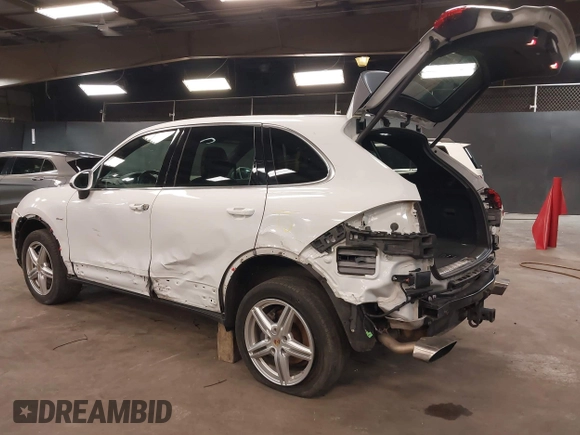 2015 Porsche Cayenne Diesel with VIN WP1AF2A24FLA38044, listed as a IAAI auction lot 41741695 with 114,214 mi miles and . Bid and sale history available at DreamBid. Image 3.