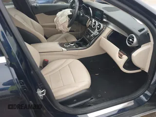 2019 Mercedes-Benz C 300 with VIN 55SWF8DB1KU318294, listed as a IAAI auction lot 41631976 with 102,356 mi miles and . Bid and sale history available at DreamBid. Image 5.