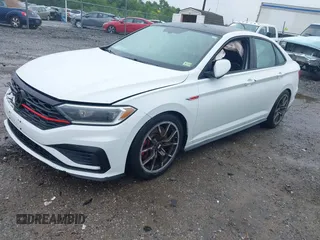 2020 Volkswagen Jetta GLI S z VIN 3VW5T7BU9LM091404, wystawiony jako IAAI lot #42300830 z przebiegiem 46 851 mil mil oraz . Historia ofert i sprzedaży dostępna na DreamBid. Obrazek 17.