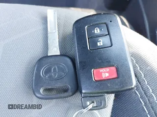 2021 Toyota Tacoma SR z VIN 3TYCZ5AN7MT017377, wystawiony jako IAAI lot #42285326 z przebiegiem 91 657 mil mil oraz . Historia ofert i sprzedaży dostępna na DreamBid. Obrazek 11.