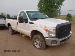 2013 Ford F-250 XL z VIN 1FTBF2B6XDEB30901, wystawiony jako IAAI lot #42377438 z przebiegiem 188 291 mil mil oraz . Historia ofert i sprzedaży dostępna na DreamBid. Obrazek 1.