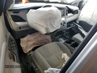 2018 Toyota Sienna LE Auto Access Seat with VIN 5TDKZ3DC5JS908821, listed as a Copart auction lot 52030575 with 78,114 mi miles and Non Repairable. Bid and sale history available at carsss.com. Image 8.