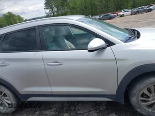 2017 Hyundai Tucson SE with VIN KM8J3CA47HU522428, listed as a IAAI auction lot 41985111 with 86,890 mi miles. Bid and sale history available at carsss.com. Image 13.