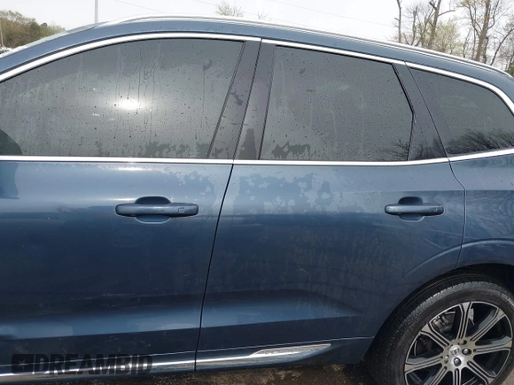 2019 Volvo XC60 Inscription z VIN LYV102RL9KB274915, wystawiony jako IAAI lot #41913289 z przebiegiem 118 776 mil mil oraz . Historia ofert i sprzedaży dostępna na DreamBid. Obrazek 14.