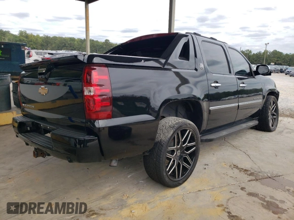 2013 Chevrolet Avalanche LTZ with VIN 3GNTKGE74DG303121, listed as a Copart auction lot 70452564 with 0 mi miles and Salvage Title. Bid and sale history available at carsss.com. Image 3.