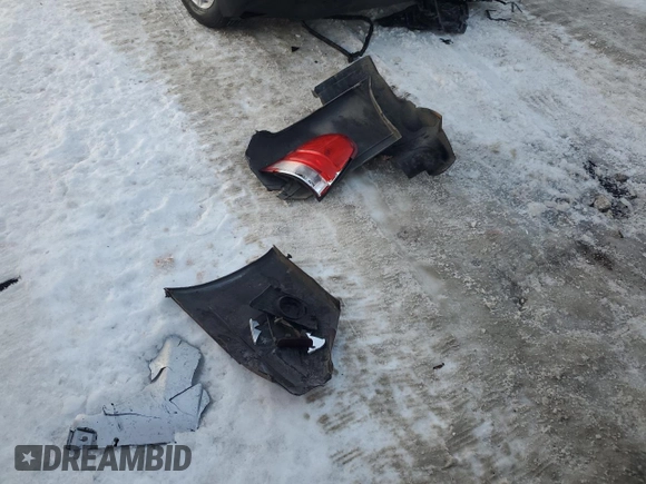 2006 Ford Freestar z VIN 2FMZA56206BA34095, wystawiony jako Copart lot #89177595 z przebiegiem 215 823 mil mil oraz Szkoda całkowita • Salvage title. Historia ofert i sprzedaży dostępna na DreamBid. Obrazek 13.
