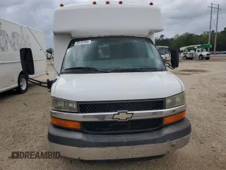 2007 Chevrolet Express Commercial C7L DRW with VIN 1GBJG31U671234848, listed as a Copart auction lot 50197555 with 97,869 mi miles and Salvage Title. Bid and sale history available at carsss.com. Image 5.