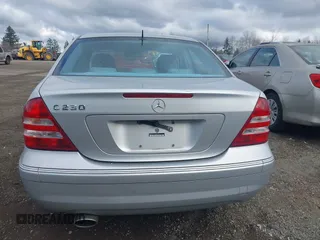 2006 Mercedes-Benz C 230 Sport with VIN WDBRF52H46F820303, listed as a IAAI auction lot 41715195 with 188,391 mi miles and . Bid and sale history available at carsss.com. Image 16.