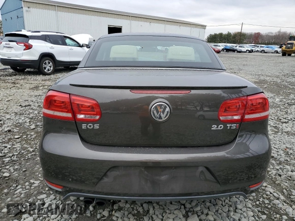 2015 Volkswagen Eos Komfort with VIN WVWBW8AH3FV000399, listed as a Copart auction lot 81398264 with 82,533 mi miles and Salvage Title. Bid and sale history available at DreamBid. Image 6.