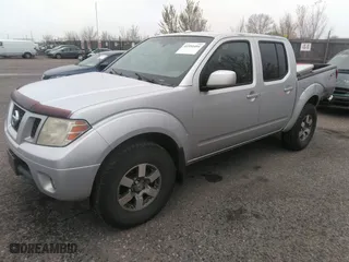 2011 Nissan Frontier PRO-4X with VIN 1N6AD0EV2BC438370, listed as a IAAI auction lot 41952484 with 217,529 mi miles. Bid and sale history available at carsss.com. Image 17.