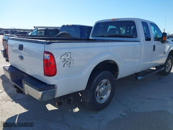 2015 Ford Super Duty F-250 SRW XLT with VIN 1FT7X2BT3FED17666, listed as a IAAI auction lot 41413915 with 87,618 mi miles. Bid and sale history available at carsss.com. Image 4.