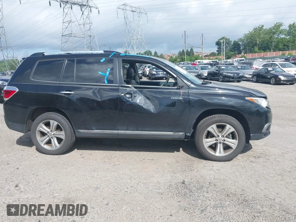 2013 Toyota Highlander Limited z VIN 5TDDK3EH4DS195650, wystawiony jako IAAI lot #42667439 z przebiegiem 136 105 mil mil oraz . Historia ofert i sprzedaży dostępna na DreamBid. Obrazek 14.