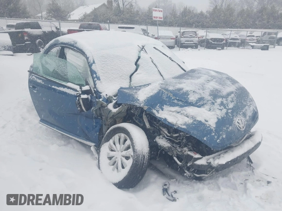 2019 Volkswagen Beetle S с VIN 3VWFD7ATXKM719544, выставлен на аукционе IAAI как лот 41565506 с пробегом 21 734 миль миль и . История ставок и продаж доступна на DreamBid. Изображение 6.