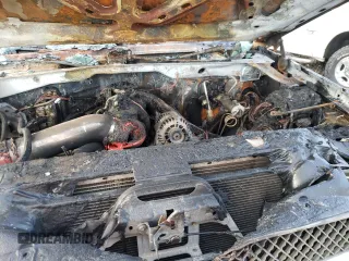 2003 Chevrolet Silverado 1500HD LS z VIN 1GCGK13UX3F142788, wystawiony jako Copart lot #74943634 z przebiegiem Nie podano mil oraz Szkoda całkowita • Salvage title. Historia ofert i sprzedaży dostępna na DreamBid. Obrazek 12.