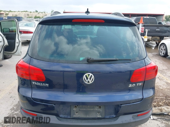 2015 Volkswagen Tiguan SE with VIN WVGAV7AX1FW508313, listed as a IAAI auction lot 42120704 with 136,405 mi miles and . Bid and sale history available at DreamBid. Image 16.