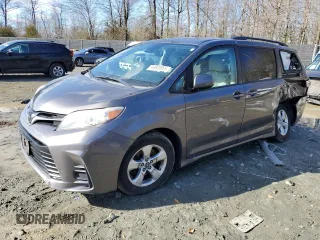 2018 Toyota Sienna LE Auto Access Seat with VIN 5TDKZ3DC8JS915102, listed as a Copart auction lot 44903865 with 112,098 mi miles and Clean Title. Bid and sale history available at carsss.com. Image 1.