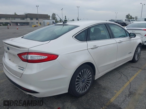2013 Ford Fusion Titanium Hybrid with VIN 3FA6P0RUXDR386675, listed as a IAAI auction lot 42013986 with 89,349 mi miles. Bid and sale history available at carsss.com. Image 4.