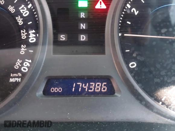 2009 Lexus IS with VIN JTHBK262995088777, listed as a IAAI auction lot 41908060 with 174,386 mi miles. Bid and sale history available at carsss.com. Image 15.