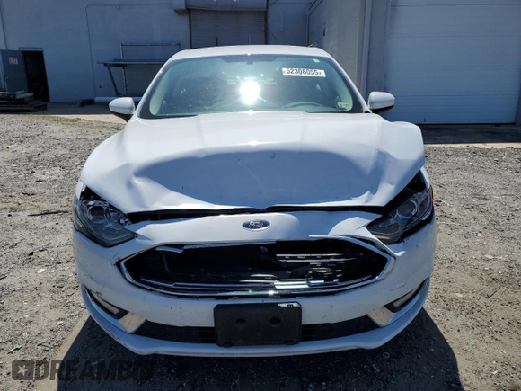 2018 Ford Fusion SE with VIN 3FA6P0LU6JR190317, listed as a Copart auction lot 52308055 with 112,481 mi miles and Clean Title. Bid and sale history available at DreamBid. Image 5.