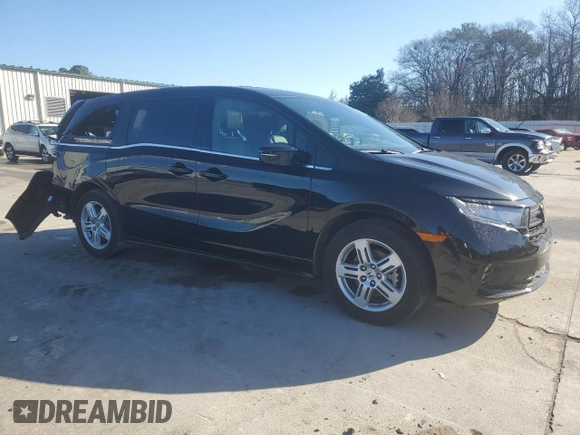 2024 Honda Odyssey Sport with VIN 5FNRL6H74RB057822, listed as a Copart auction lot 43315985 with 10,903 mi miles and Salvage Title. Bid and sale history available at DreamBid. Image 4.