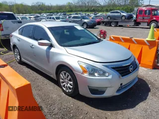 2014 Nissan Altima 2.5 S with VIN 1N4AL3AP8EC117281, listed as a IAAI auction lot 41994220 with 214,605 mi miles. Bid and sale history available at carsss.com. Image 1.