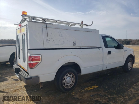 2010 Ford F-150 XL z VIN 1FTMF1CW1AKA46433, wystawiony jako Copart lot #72318124 z przebiegiem 93 095 mil mil oraz Czysty tytuł • Clean title. Historia ofert i sprzedaży dostępna na DreamBid. Obrazek 3.
