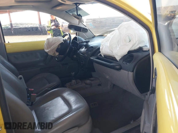 1999 Volkswagen Beetle GLS with VIN 3VWCA21C7XM472490, listed as a IAAI auction lot 42347430 with 157,911 mi miles and . Bid and sale history available at DreamBid. Image 5.