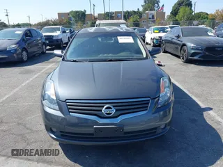2008 Nissan Altima 2.5 SL with VIN 1N4AL21E18N447300, listed as a IAAI auction lot 40548669 with 178,745 mi miles. Bid and sale history available at carsss.com. Image 13.