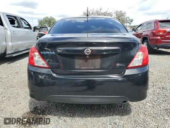 2017 Nissan Versa S z VIN 3N1CN7AP5HL865888, wystawiony jako Copart lot #60886965 z przebiegiem 127 727 mil mil oraz Szkoda całkowita • Salvage title. Historia ofert i sprzedaży dostępna na DreamBid. Obrazek 6.