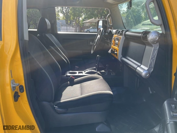 2008 Toyota FJ Cruiser with VIN JTEBU11F28K007078, listed as a Copart auction lot 78932804 with 184,271 mi miles and Clean Title. Bid and sale history available at carsss.com. Image 5.