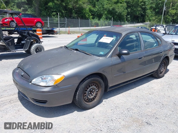 2005 Ford Taurus SE с VIN 1FAHP53205A262987, выставлен на аукционе IAAI как лот 42580079 с пробегом 104 996 миль миль и . История ставок и продаж доступна на DreamBid. Изображение 2.