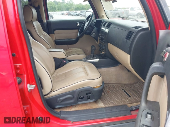 2006 Hummer H3 with VIN 5GTDN136968104627, listed as a IAAI auction lot 42141559 with 199,674 mi miles. Bid and sale history available at carsss.com. Image 5.