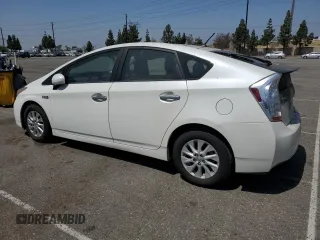 2013 Toyota Prius with VIN JTDKN3DPXD3034437, listed as a Copart auction lot 62784925 with 147,022 mi miles and Salvage title. Bid and sale history available at DreamBid. Image 2.