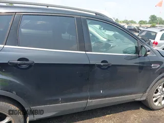 2013 Ford Escape SEL с VIN 1FMCU9HX3DUC53377, выставлен на аукционе IAAI как лот 42412129 с пробегом 140 367 миль миль и . История ставок и продаж доступна на DreamBid. Изображение 13.