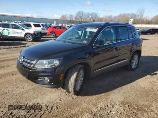 2013 Volkswagen Tiguan SE z VIN WVGBV3AX7DW592762, wystawiony jako Copart lot #51588615 z przebiegiem 115 020 mil mil oraz Czysty tytuł • Clean title. Historia ofert i sprzedaży dostępna na DreamBid. Obrazek 1.
