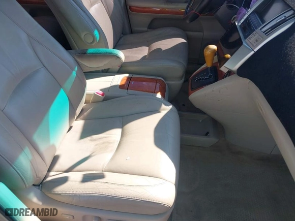 2007 Lexus RX 400h with VIN JTJGW31U072003993, listed as a IAAI auction lot 41665187 with 147,036 mi miles. Bid and sale history available at carsss.com. Image 5.