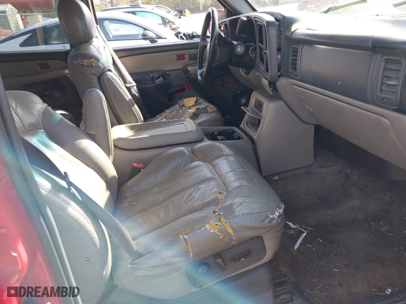 2002 Chevrolet Tahoe LT with VIN 1GNEK13Z12J283366, listed as a IAAI auction lot 41832833 with 350,411 mi miles. Bid and sale history available at carsss.com. Image 5.