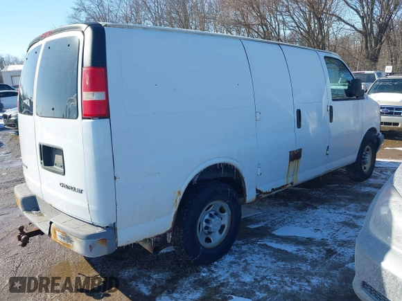 2007 Chevrolet Express Cargo Van with VIN 1GCGG25VX71126543, listed as a IAAI auction lot 41642079 with 97,859 mi miles. Bid and sale history available at carsss.com. Image 4.