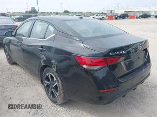 2024 Nissan Sentra SV z VIN 3N1AB8CV9RY378425, wystawiony jako IAAI lot #42288135 z przebiegiem 21 934 mil mil oraz . Historia ofert i sprzedaży dostępna na DreamBid. Obrazek 3.
