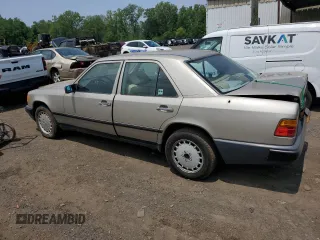 1989 Mercedes-Benz 300 E с VIN WDBEA30D8KA823147, выставлен на аукционе Copart как лот 60485455 с пробегом 126 614 миль миль и Списание • Salvage title. История ставок и продаж доступна на DreamBid. Изображение 2.