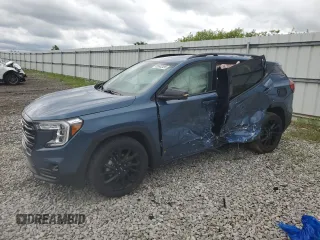 2024 GMC Terrain SLT z VIN 3GKALVEG7RL255280, wystawiony jako Copart lot #55603495 z przebiegiem 22 434 mil mil oraz Szkoda całkowita • Salvage title. Historia ofert i sprzedaży dostępna na DreamBid. Obrazek 1.