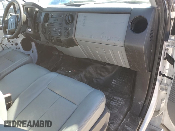 2014 Ford F-250 XL z VIN 1FTBF2B61EEB42257, wystawiony jako Copart lot #80532344 z przebiegiem 118 726 mil mil oraz Szkoda całkowita • Salvage title. Historia ofert i sprzedaży dostępna na DreamBid. Obrazek 8.