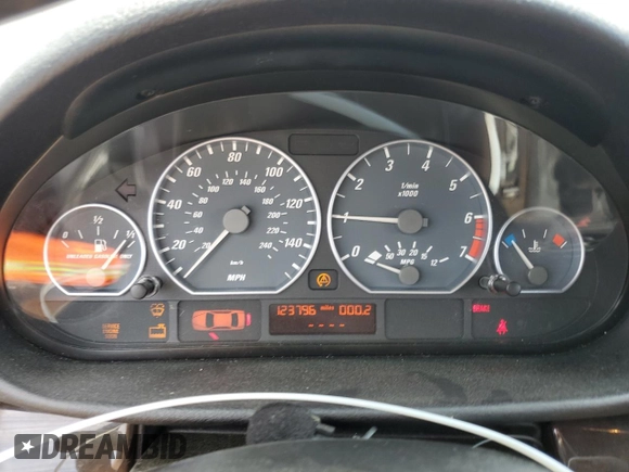 2002 BMW 3 Series 330Ci with VIN WBABS53432EV89840, listed as a Copart auction lot 61902775 with 123,796 mi miles and Clean title. Bid and sale history available at DreamBid. Image 9.