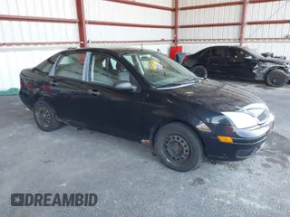 2007 Ford Focus S with VIN 1FAFP34N27W350658, listed as a IAAI auction lot 42012197 with 178,795 mi miles. Bid and sale history available at carsss.com. Image 1.