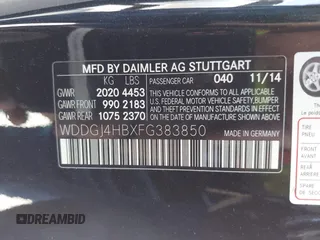 2015 Mercedes-Benz C-Class C 250 with VIN WDDGJ4HBXFG383850, listed as a IAAI auction lot 41809724 with 100,032 mi miles. Bid and sale history available at carsss.com. Image 9.