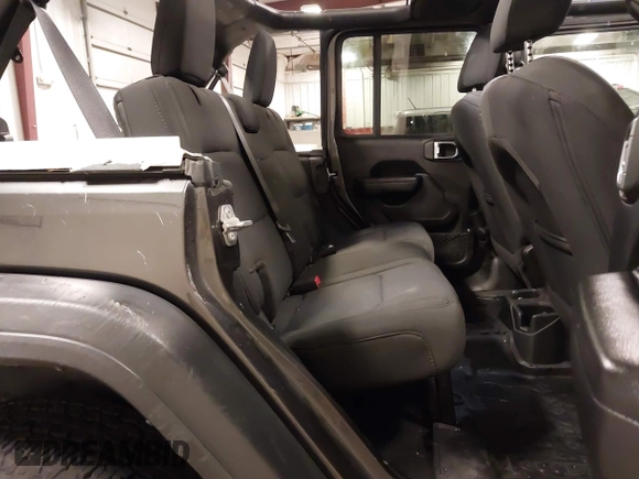 2019 Jeep Wrangler Unlimited Sport S z VIN 1C4HJXDG6KW598997, wystawiony jako IAAI lot #42473098 z przebiegiem 59 232 mil mil oraz . Historia ofert i sprzedaży dostępna na DreamBid. Obrazek 8.
