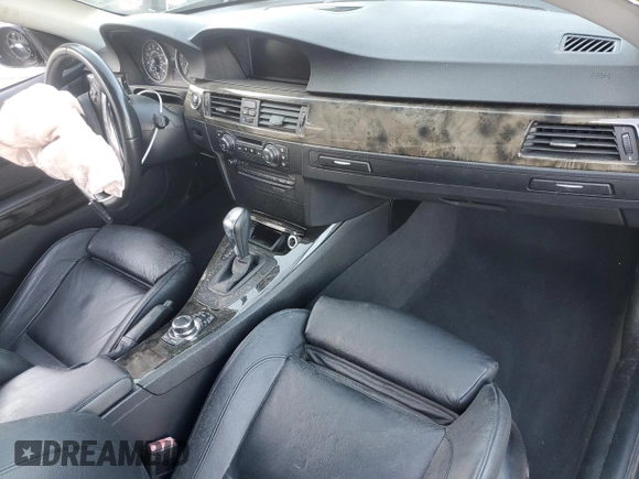 2009 BMW 3 Series 335i z VIN WBAWB73579P046835, wystawiony jako Copart lot #48352875 z przebiegiem Nie podano mil oraz Szkoda całkowita • Salvage title. Historia ofert i sprzedaży dostępna na DreamBid. Obrazek 8.